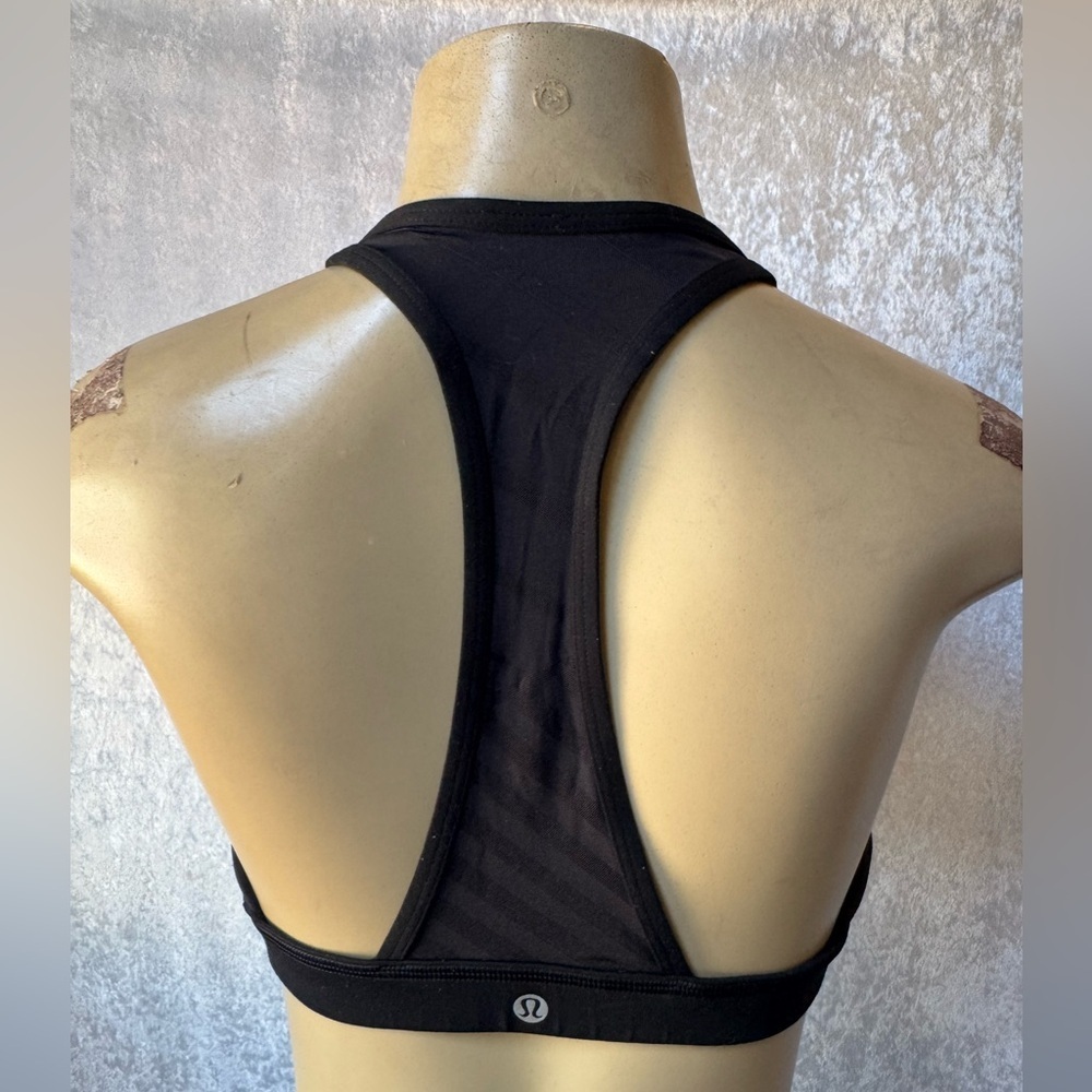lululemon athletica  Sports Bra size 10